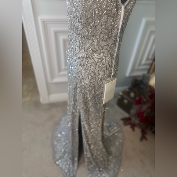 Silver Beaded Floral Sleeveless Gown - Picture 11 of 17